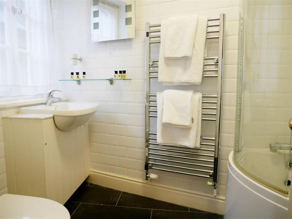 The Angel In Wootton Bassett Hotel Royal Wootton Bassett Buitenkant foto